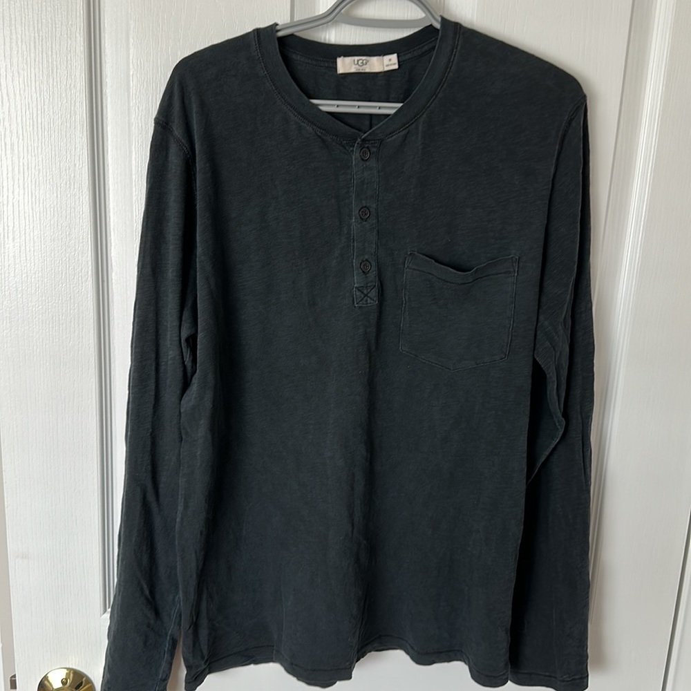 Men’s ugg long sleeve size medium